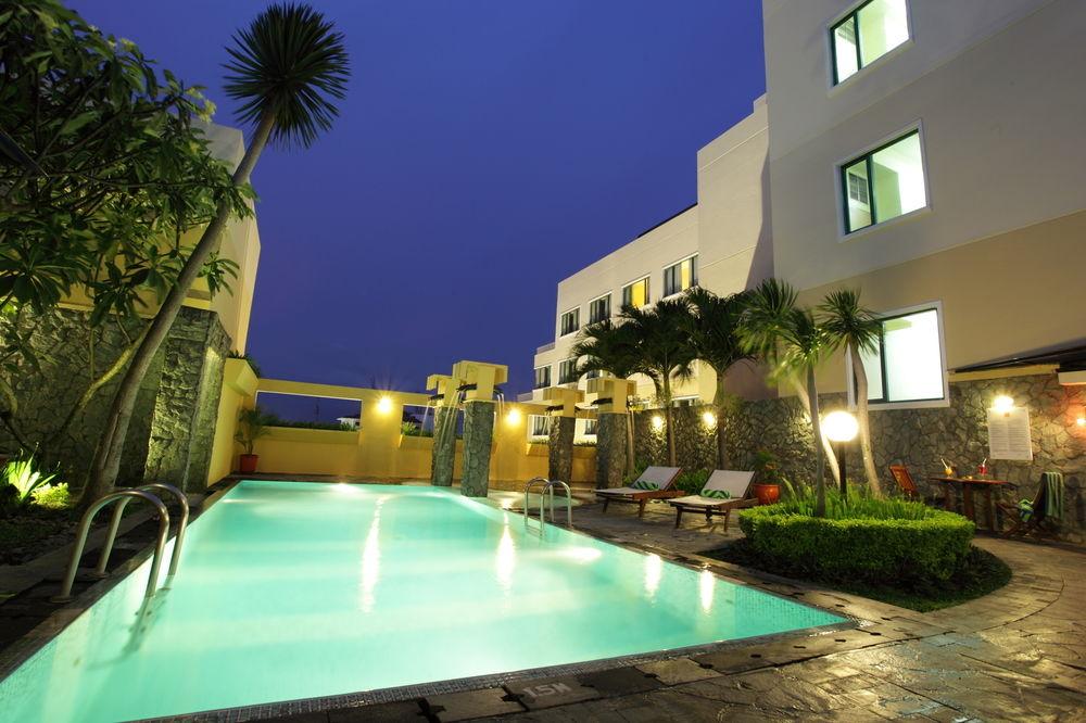 Отель Ibis Malioboro Джокьякарта Экстерьер фото