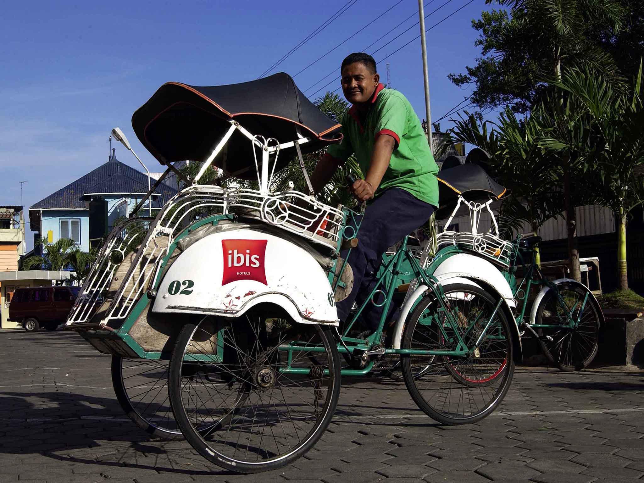 Отель Ibis Malioboro Джокьякарта Экстерьер фото