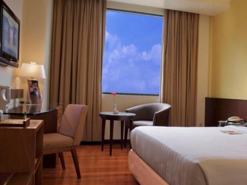 Отель Ibis Malioboro Джокьякарта Экстерьер фото