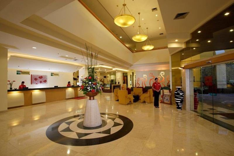 Отель Ibis Malioboro Джокьякарта Экстерьер фото