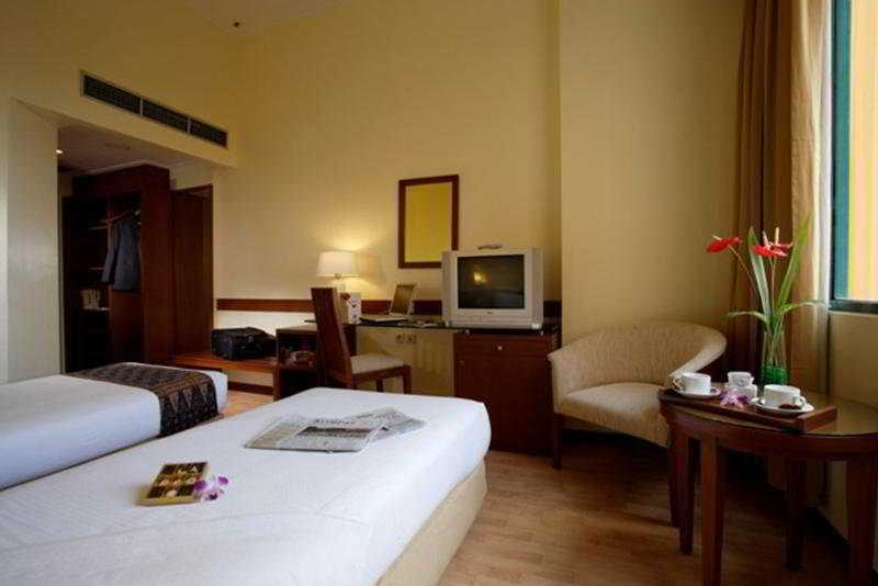 Отель Ibis Malioboro Джокьякарта Экстерьер фото