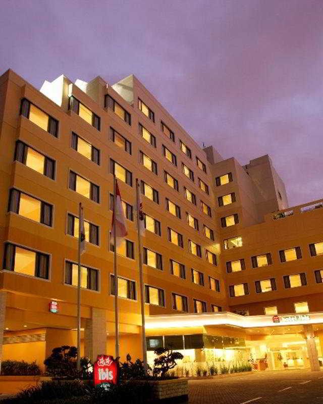 Отель Ibis Malioboro Джокьякарта Экстерьер фото