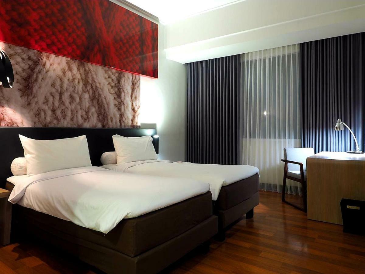 Отель Ibis Malioboro Джокьякарта Экстерьер фото